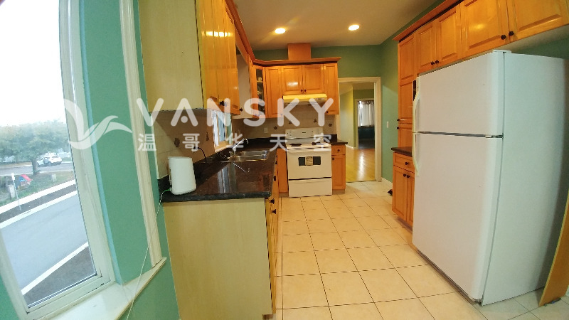 230326221636_d. Kitchen.jpg